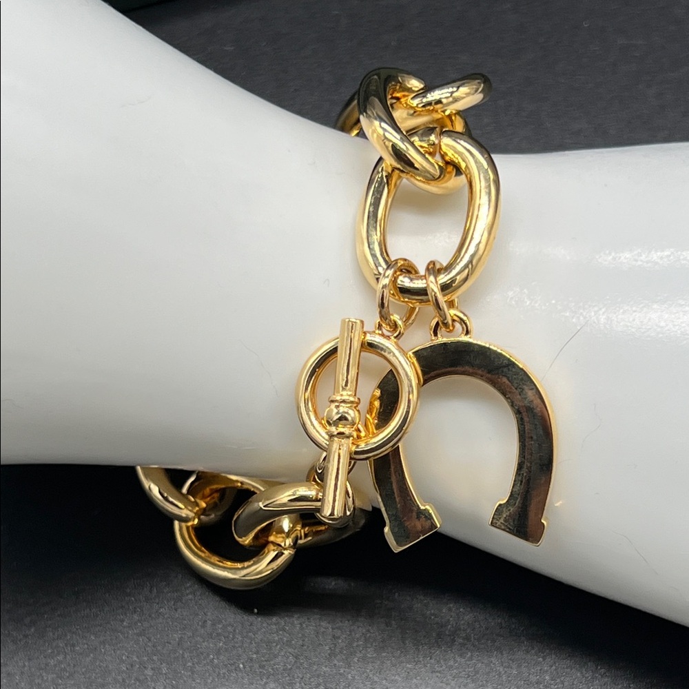 Ralph Lauren Gold Tone Horseshoe Link Toggle Bracelet 8” NEW Equestrian - Picture 7 of 8